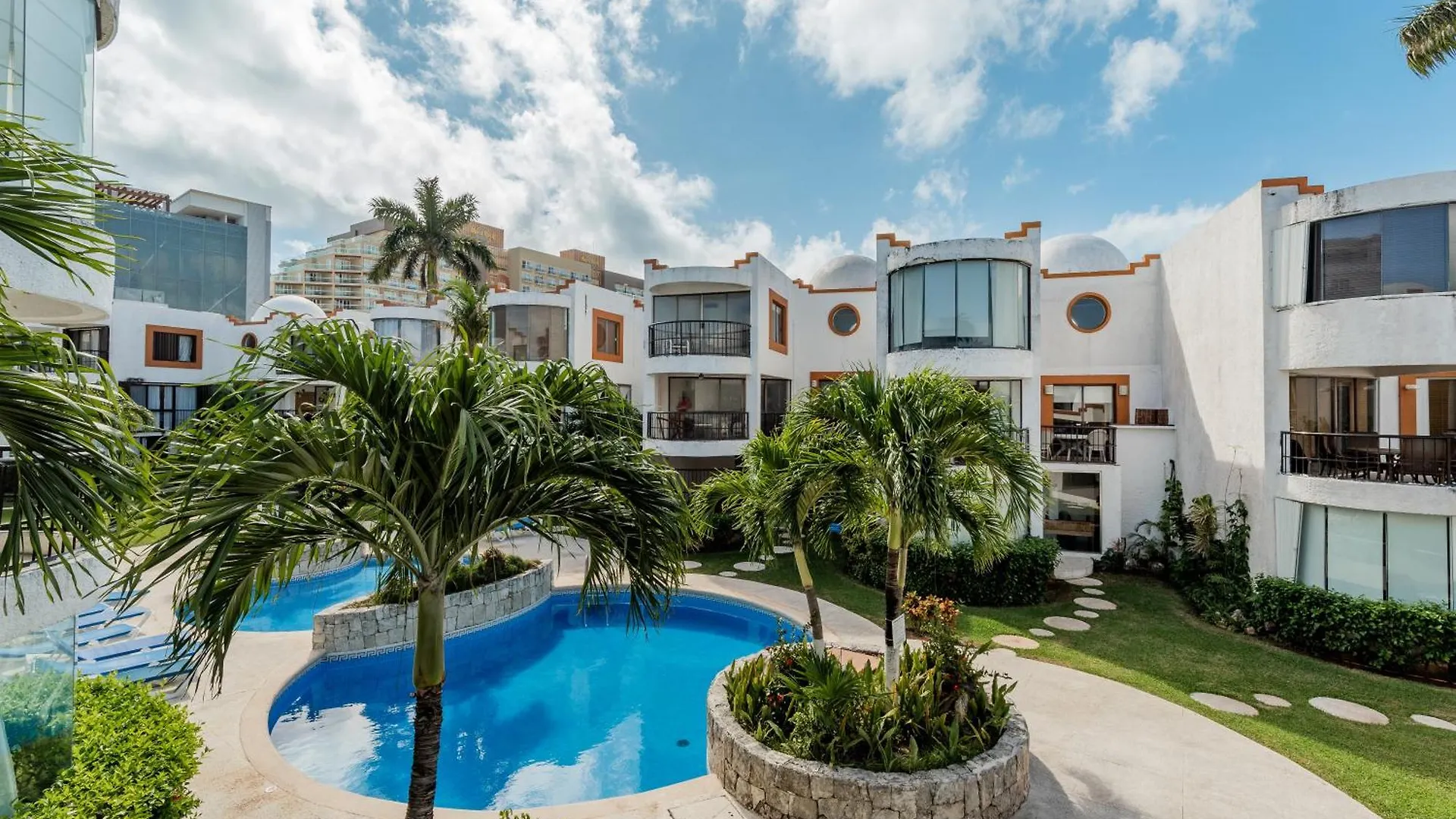 Amazing Villas At Las Cupulas Cancun