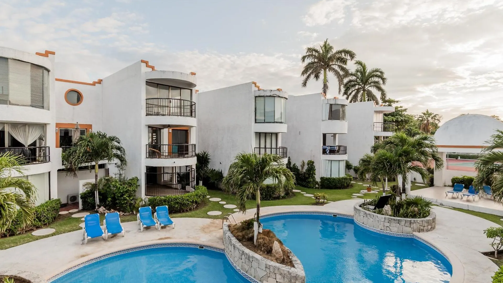 Amazing Villas At Las Cupulas Cancun
